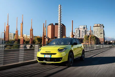 Fiat 600 Sport brengt Italiaans temperament terug met nieuwe Mediterranean Green