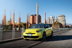 Fiat 600 Sport brengt Italiaans temperament terug met nieuwe Mediterranean Green