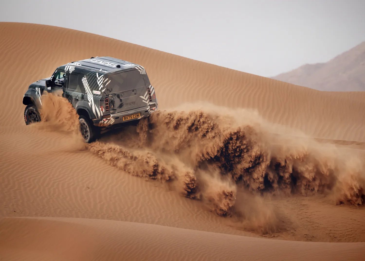 Defender Dakar Sara Price