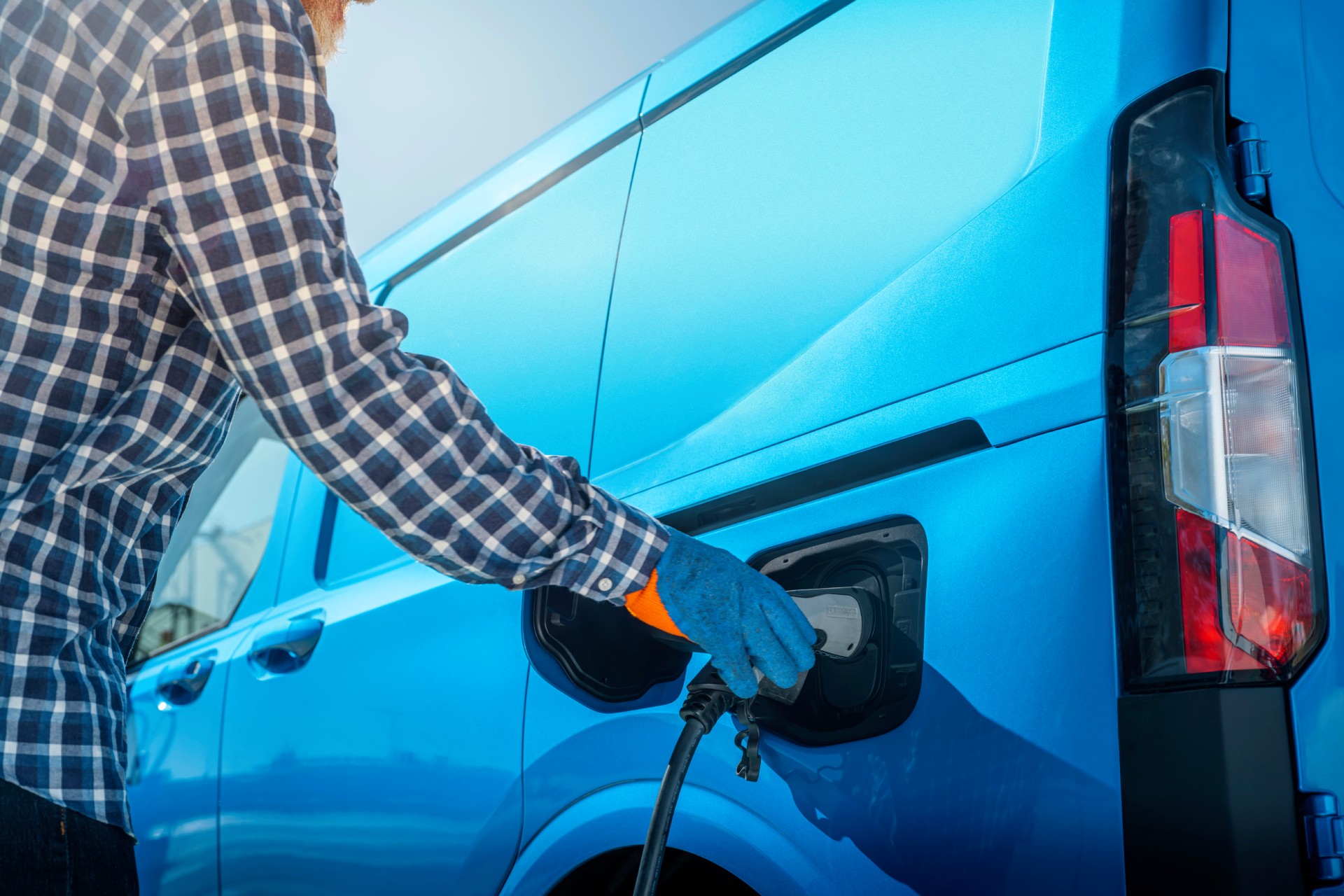 Ford E-Transit Courier achterkant met laadklep