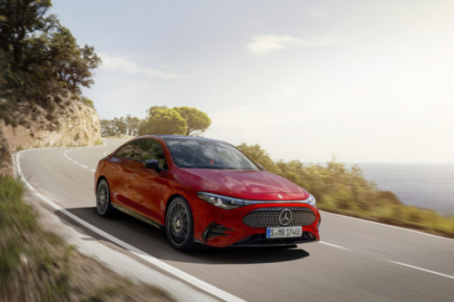 Mercedes-Benz CLA elektrisch interieur met geavanceerde veiligheidssystemen