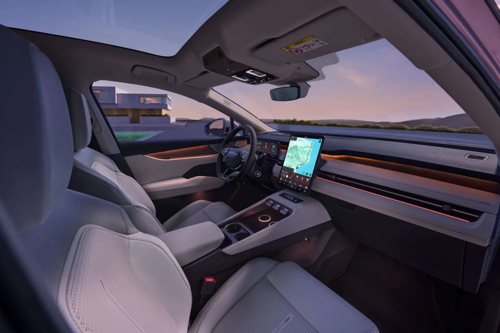Skoda Peaq interieur met groot centraal display en lichte bekleding