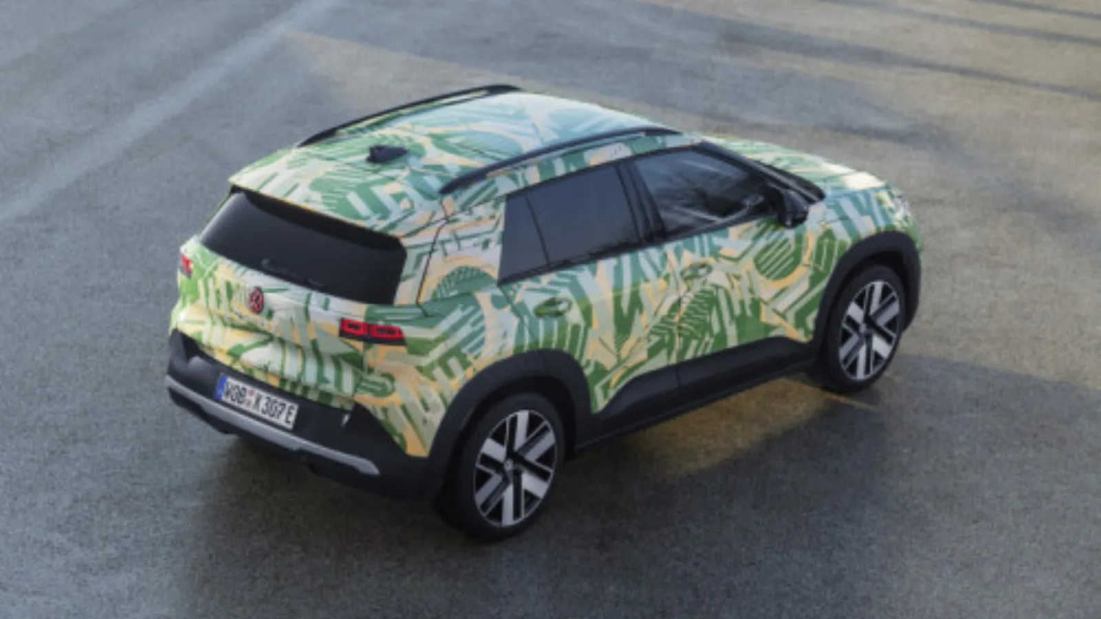 Volkswagen ID. Cross prototype in camouflage, achteraanzicht