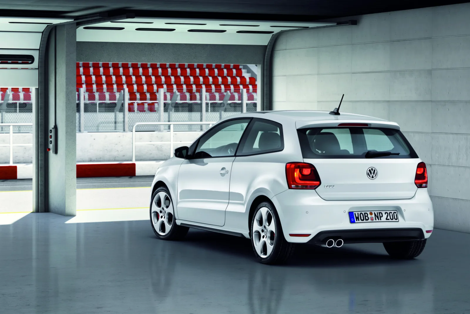 Volkswagen Polo III GTI in het wit, achteraanzicht met dubbele uitlaat