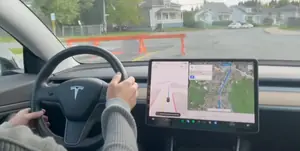 Tesla FSD v14 is zo goed dat het juist gevaarlijk kan worden